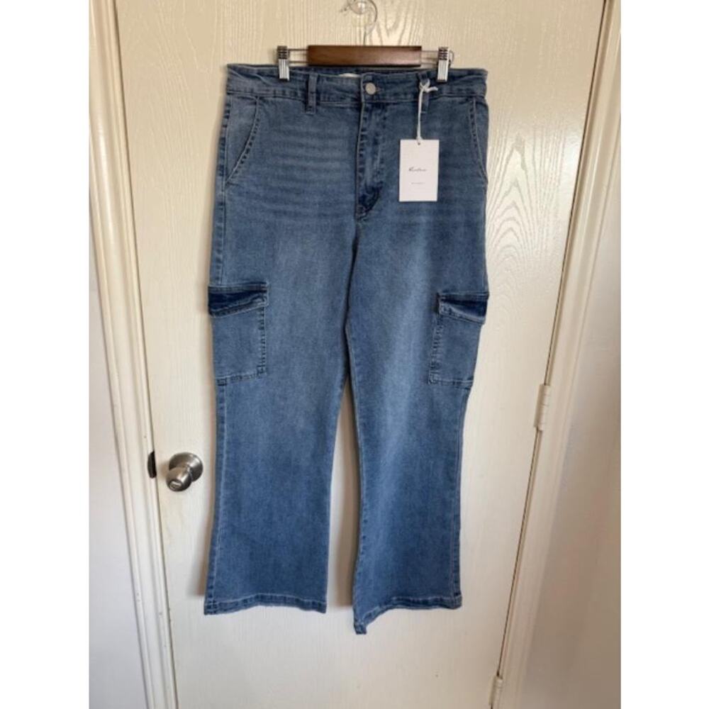 NWT KanCan Aspen High Rise Cargo Wide Flare Jeans 31/30